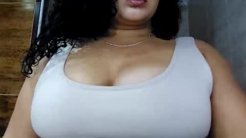 vanessa and samantha online show from March 2026 08:01:01 PM