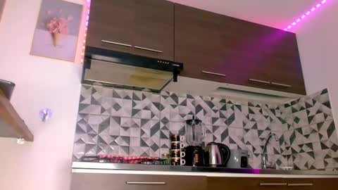 VANESSA BRETT online show from February 2025 09:22:02 AM