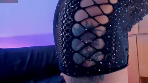 Snapshot of vanessa_gonzaless chatting on November 2025 06:51:01 PM Vanessa online show from November 2025 06:51:01 PM