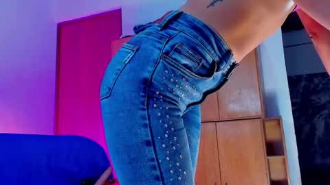 Snapshot of vanessa_gonzaless chatting on January 2026 05:37:01 PM Vanessa online show from January 2026 05:37:01 PM