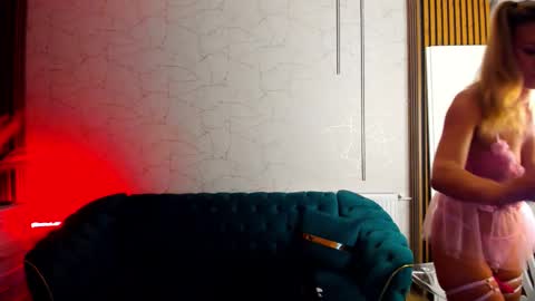vanessa_posh online show from October 2025 06:49:02 PM