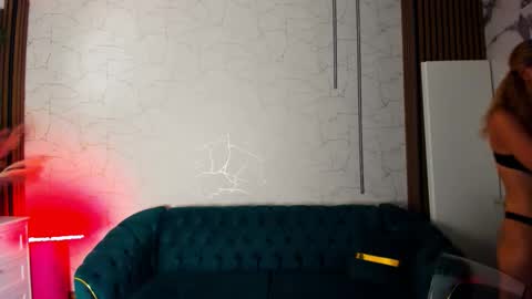 vanessa_posh online show from October 2025 06:28:02 PM