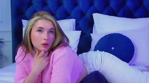 Vanessa online show from April 2026 06:18:01 AM