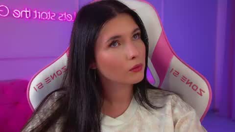 Vanessa online show from June 2026 06:56:01 PM