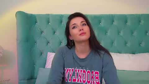Vanessa online show from June 2026 06:08:01 PM