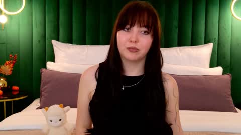 Vanessa online show from October 2025 05:35:01 PM