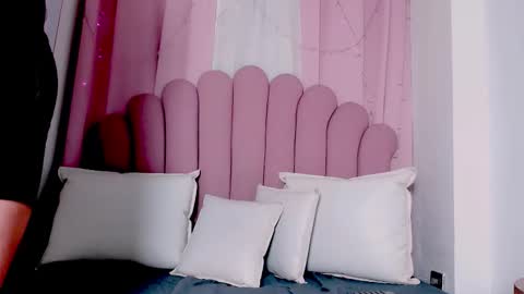 Snapshot of vanessamirren chatting on September 2025 11:37:01 AM vanessamirren online show from September 2025 11:37:01 AM