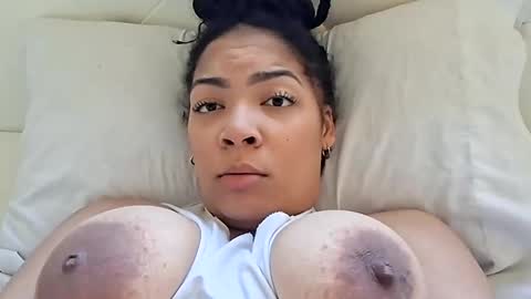 vanessareign online show from October 2025 06:43:01 PM