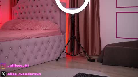 Vanessa Simon online show from November 2025 06:34:01 AM