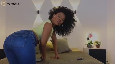 Snapshot of vanestrauss chatting on March 2025 09:04:01 PM New account follow me online show from March 2025 09:04:01 PM