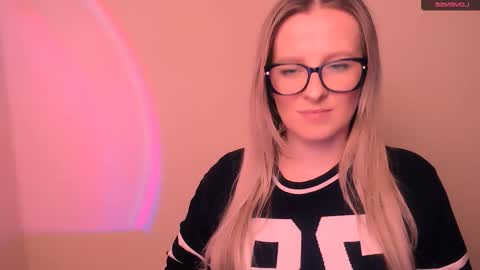 Mia online show from February 2026 05:31:01 PM