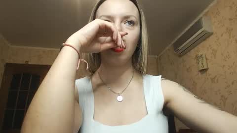 VanillaMuffin online show from February 2025 01:54:01 PM