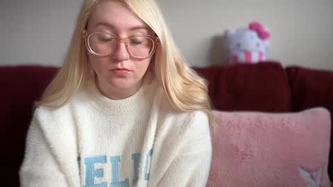 Snapshot of vanillapuddingpie chatting on January 2025 05:10:01 PM vanillapuddingpie online show from January 2025 05:10:01 PM