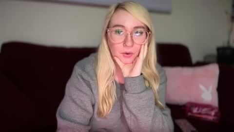 Snapshot of vanillapuddingpie chatting on February 2025 02:51:02 AM vanillapuddingpie online show from February 2025 02:51:02 AM