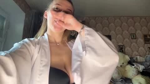 Snapshot of vannesatalamas chatting on May 2026 05:13:01 AM Mia online show from May 2026 05:13:01 AM