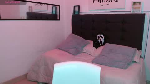 vane online show from October 2025 07:26:02 PM