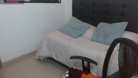 vane online show from November 2025 07:59:02 PM