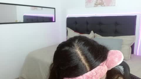 vane online show from April 2026 07:58:01 PM