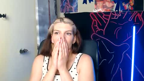 Snapshot of vanrey_ chatting on June 2026 06:14:02 AM Vanessa online show from June 2026 06:14:02 AM