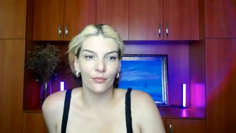 Snapshot of vanrey_ chatting on July 2026 07:09:02 AM Vanessa online show from July 2026 07:09:02 AM