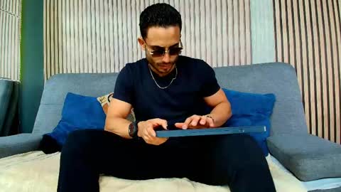 Vans Ross online show from April 2026 07:26:01 PM