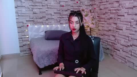 Snapshot of vanse_lust chatting on December 2024 06:17:02 PM Karuna online show from December 2024 06:17:02 PM