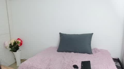 Snapshot of vanse_lust chatting on January 2025 09:33:01 PM Karuna online show from January 2025 09:33:01 PM