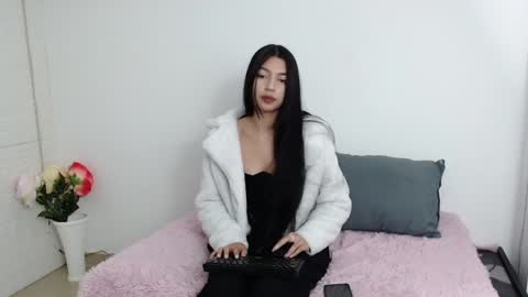 Snapshot of vanse_lust chatting on January 2025 03:47:01 AM Karuna online show from January 2025 03:47:01 AM