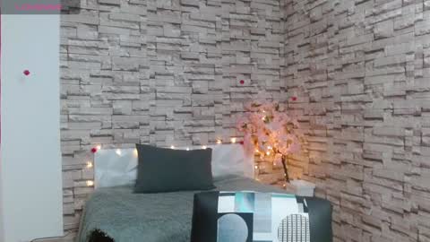 Snapshot of vanse_lust chatting on February 2025 11:15:02 PM Karuna online show from February 2025 11:15:02 PM