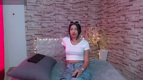 Snapshot of vanse_lust chatting on February 2025 09:10:01 PM Karuna online show from February 2025 09:10:01 PM