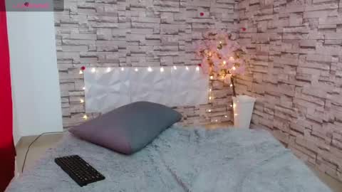 Snapshot of vanse_lust chatting on February 2025 10:00:01 PM Karuna online show from February 2025 10:00:01 PM