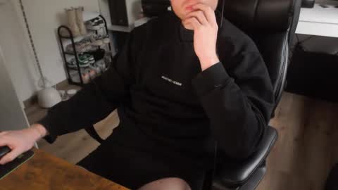 Snapshot of vaslo08 chatting on December 2025 01:06:01 PM Vaslo online show from December 2025 01:06:01 PM