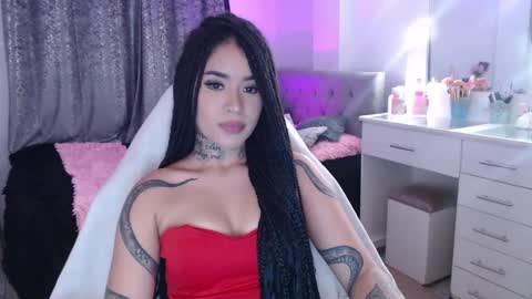 Snapshot of vayolett_bass chatting on October 2025 12:54:01 AM Vayolett Bass online show from October 2025 12:54:01 AM