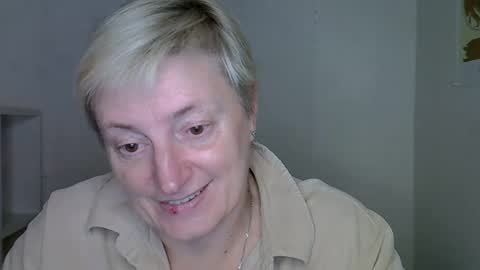 vea_motty online show from November 2025 01:02:02 PM