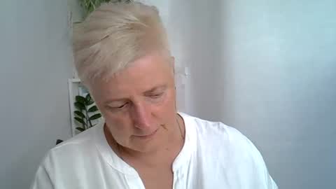 vea_motty online show from July 2026 01:18:02 PM