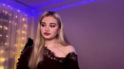 Monika online show from January 2026 02:00:01 PM