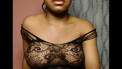 Snapshot of vee62 chatting on June 2026 12:05:02 AM vee62 online show from June 2026 12:05:02 AM