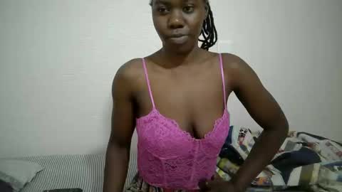 Snapshot of vee_gee chatting on May 2026 09:04:01 AM leeser online show from May 2026 09:04:01 AM