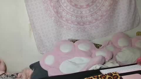 Veronica Lehane online show from October 2025 07:14:02 PM