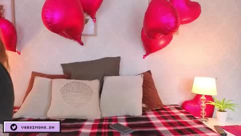 Vee Simons online show from February 2026 07:32:02 PM