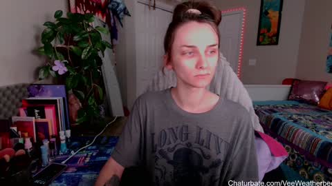 Snapshot of veeweatherbee chatting on January 2025 10:38:01 PM Violet Weatherbee online show from January 2025 10:38:01 PM