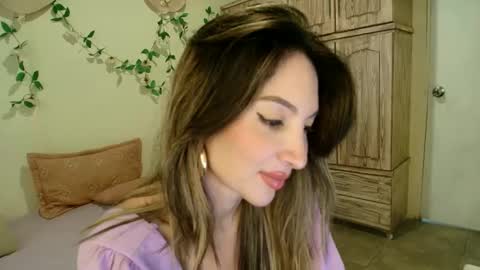 veka_lourens online show from April 2026 05:10:02 PM