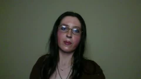 velira_ online show from November 2025 05:28:02 AM