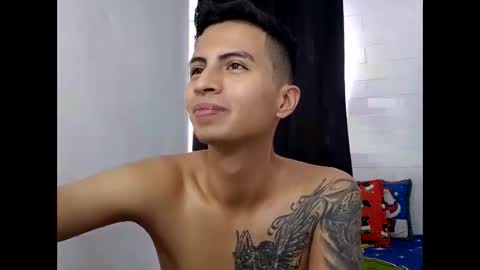 velk_hot1 online show from December 2024 04:21:01 PM