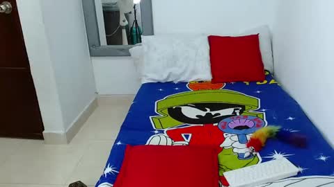 velk_hot1 online show from November 2025 09:35:02 PM