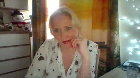Snapshot of velka_raspberry chatting on June 2026 02:08:01 PM velka_raspberry online show from June 2026 02:08:01 PM