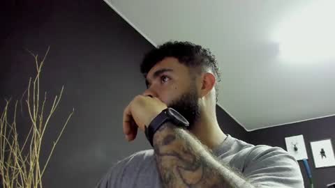 Snapshot of velkam_ chatting on June 2026 11:04:02 PM Velkam online show from June 2026 11:04:02 PM