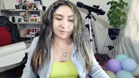 Im VelaI will be Christmas and New Year with my family December 22 to January 13 I will miss you guys. online show from October 2025 10:08:02 PM