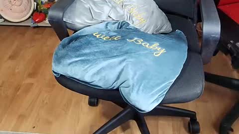 Im VelaI will be Christmas and New Year with my family December 22 to January 13 I will miss you guys. online show from December 2025 04:30:02 AM