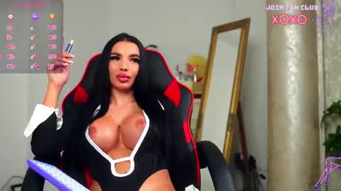 Snapshot of velmaevans chatting on July 2026 07:32:01 PM Velma online show from July 2026 07:32:01 PM
